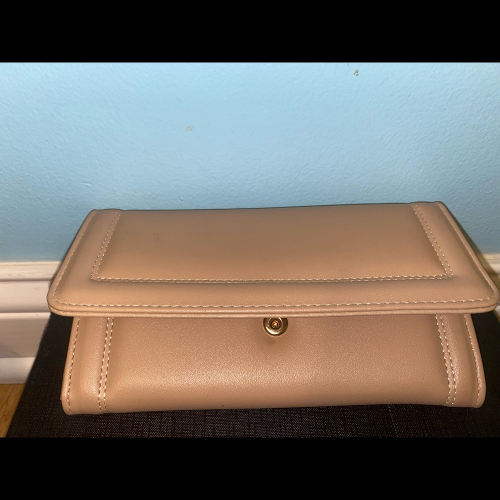 Nude wallet